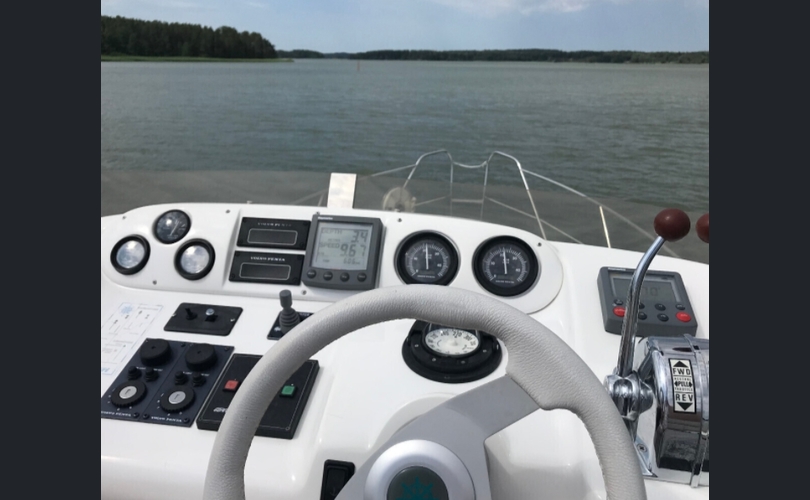 Sealine 33 Flybridge-kuva-12